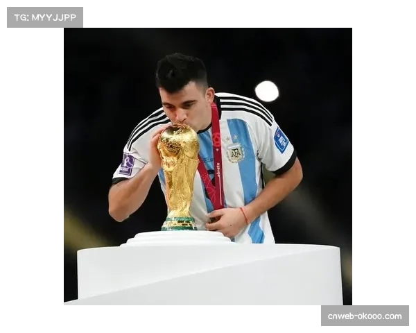 阿根廷左后卫终极二选一 阿库尼亚经验对决罗哈斯冲击力 阿根廷左后卫终极二选一 阿库尼亚经验对决罗哈斯冲击力